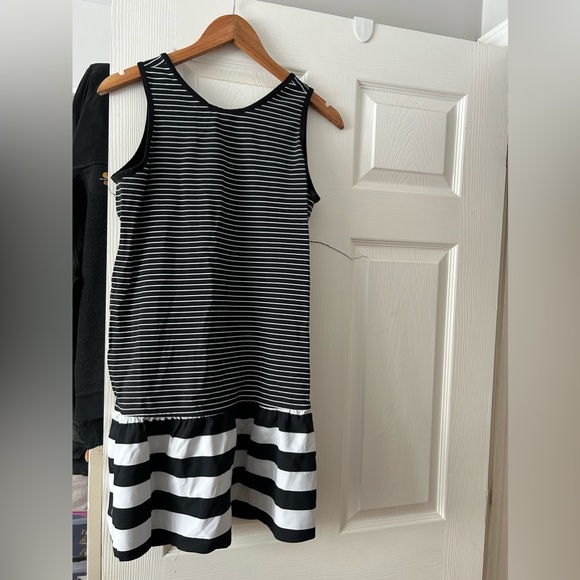 Lululemon reverse able dress 👗 - Picture 3 of 4